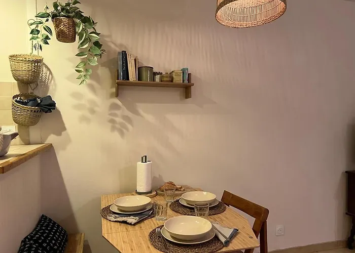 Beautiful Studio Terrace With Esparron Lake View 4 People